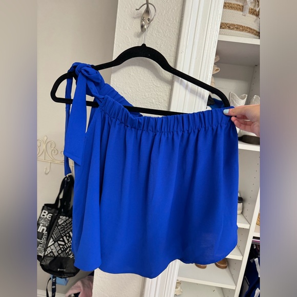 Blue boutique one shoulder top (short) - Picture 1 of 2